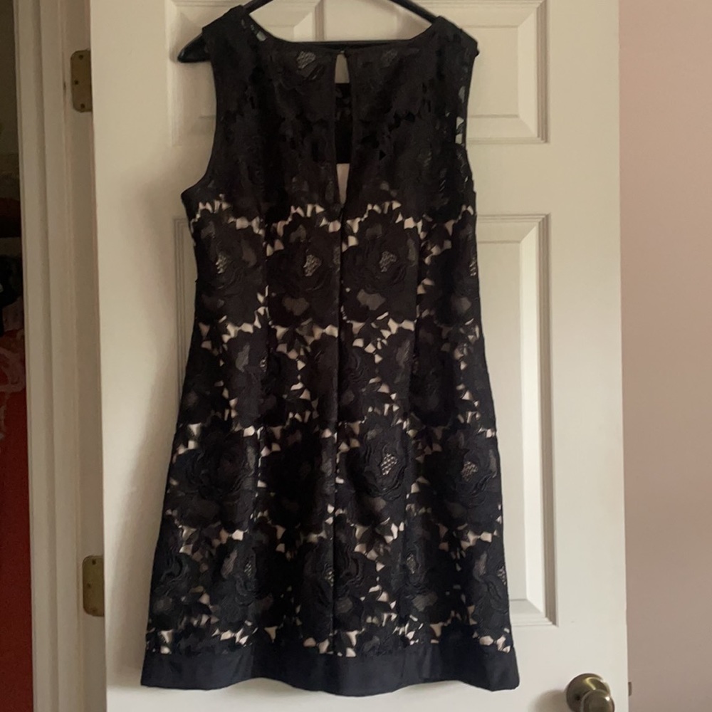Beautiful black lace dress above the knee. - Picture 2 of 2